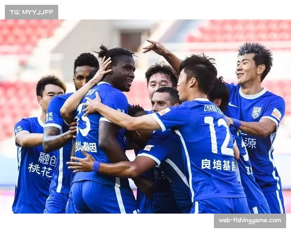 防线伤病潮下的应急补强,朗斯签下海达拉的机遇与风险